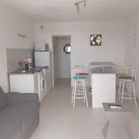Apartment Studio Vue Mer Port De *